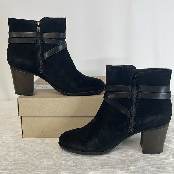 Clarks Women's Enfield Coco Fashion Boot FTL-08-043 - Picture 2 of 6